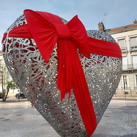 Le Jardin Des Delices Charming House In