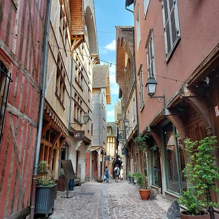 Le Jardin Des Delices Charming House In