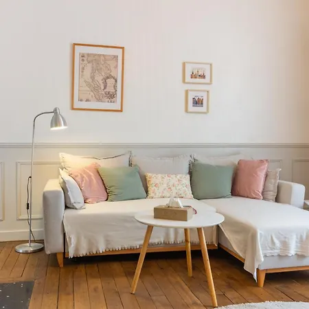 Le Jardin Des Delices Charming House In Apartment *